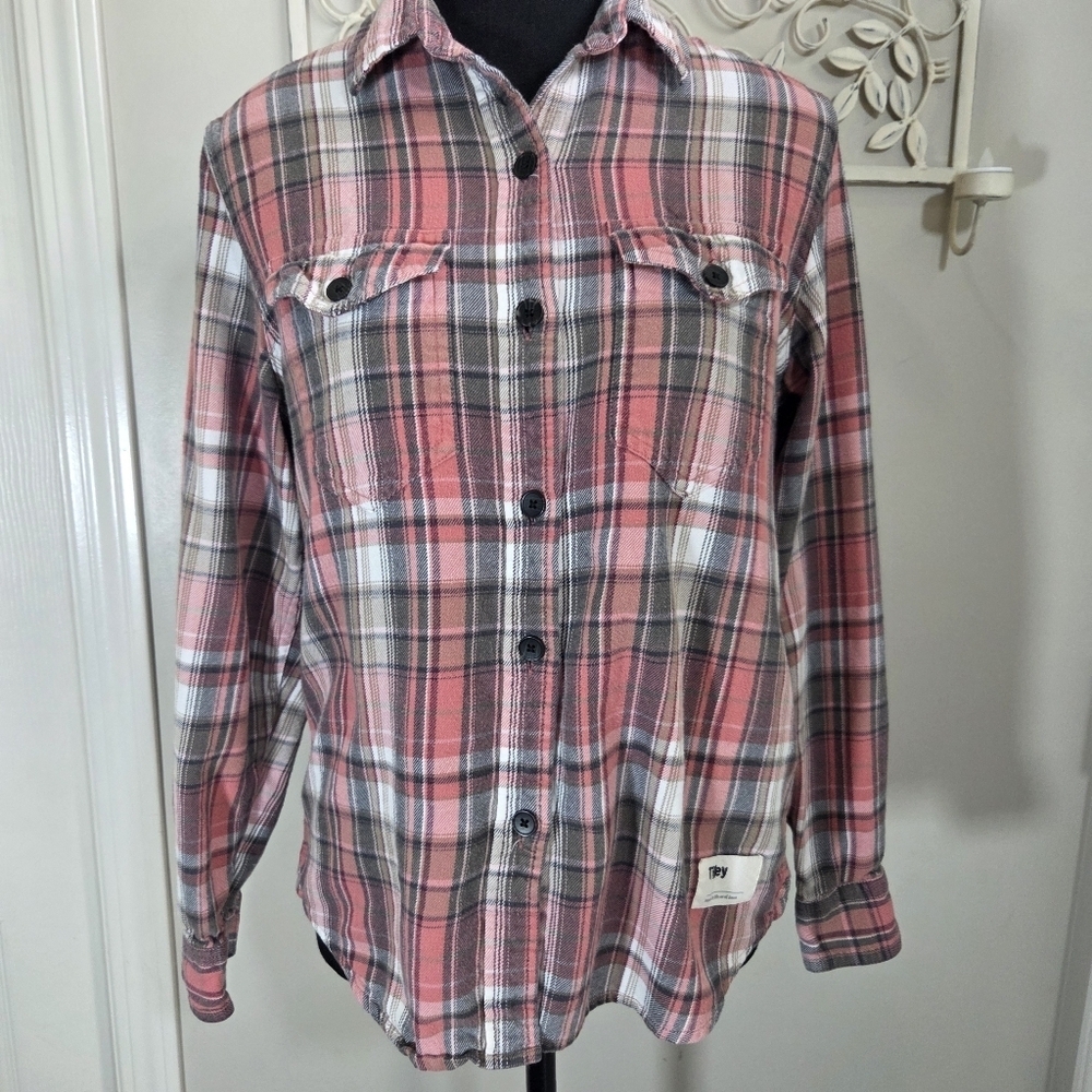 ⭐️Tilley Pink Plaid Flannel Button-Up Shirt Size Small